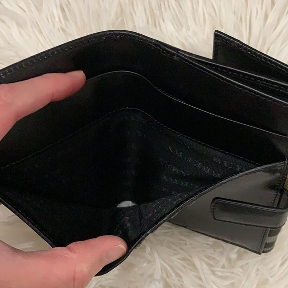 Burberry - Picture 7 of 9